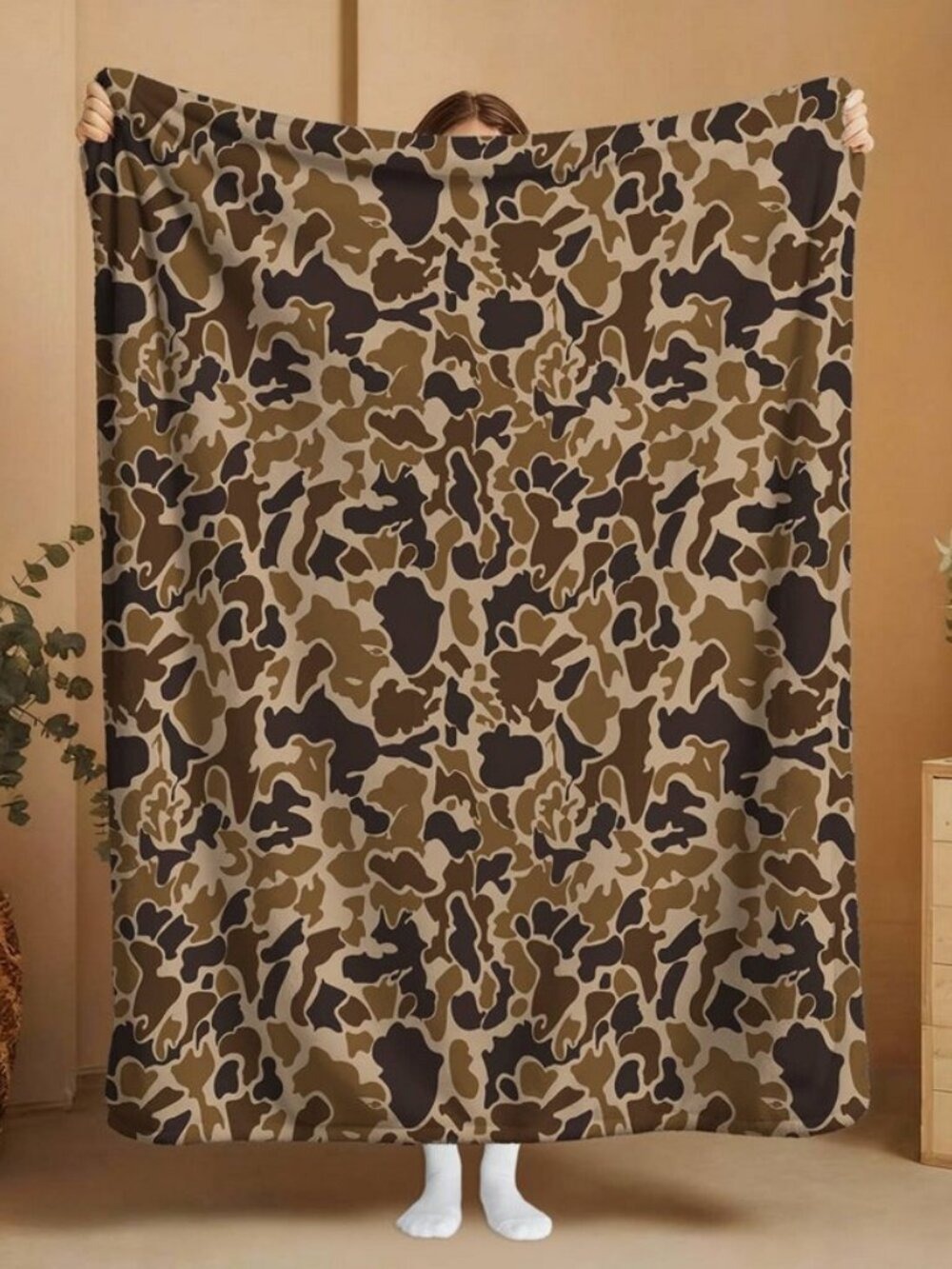 Duck Camo Plush Travel Blanket with Matching Case - Picture 4 of 10